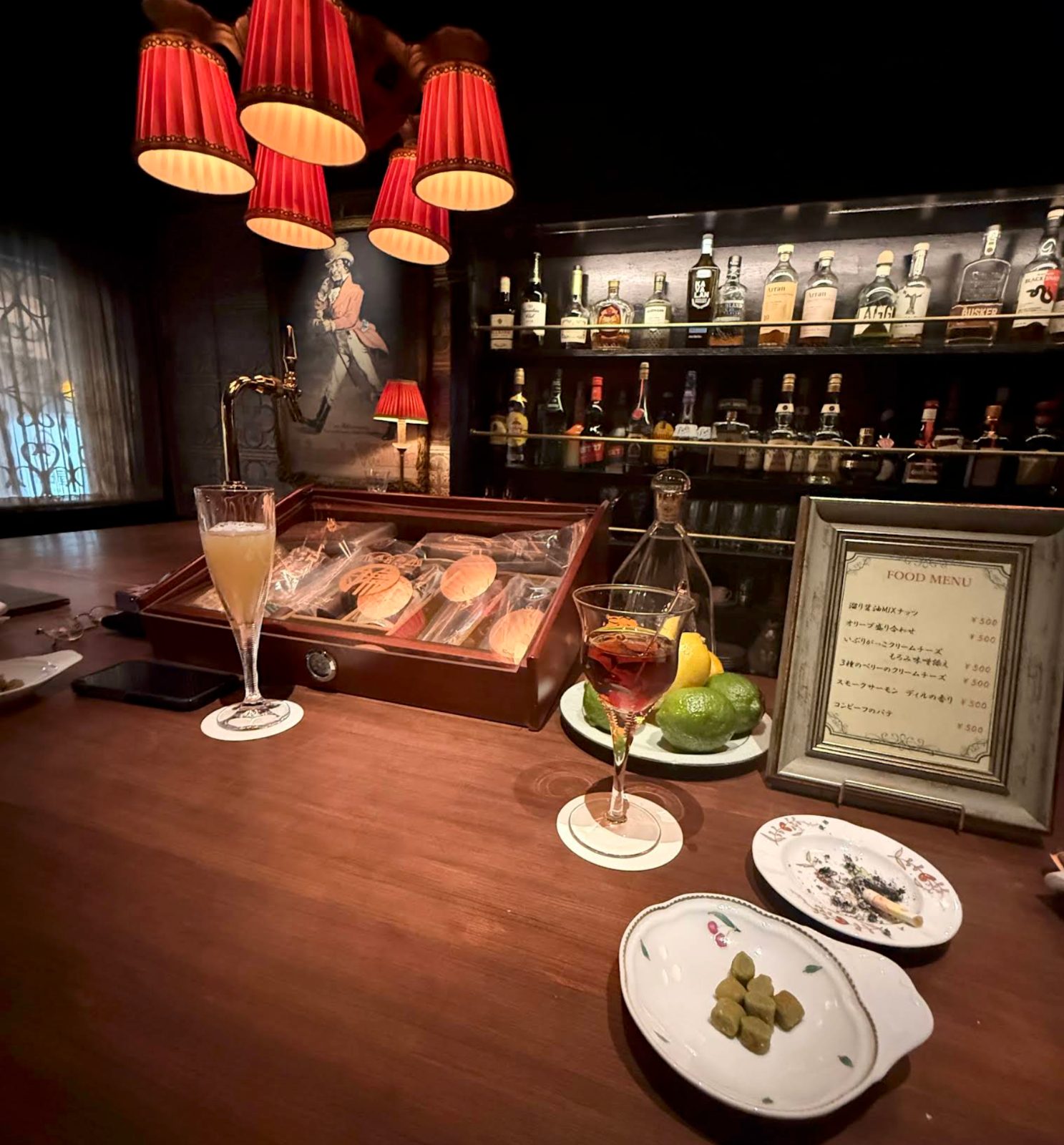 LOUNGE BAR 鑰 店内写真